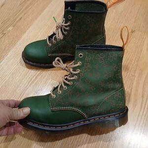 Dr. Martens 1460 Irish Shamrock Leather Bouncing Air-Wair  Boots Size 42 EU